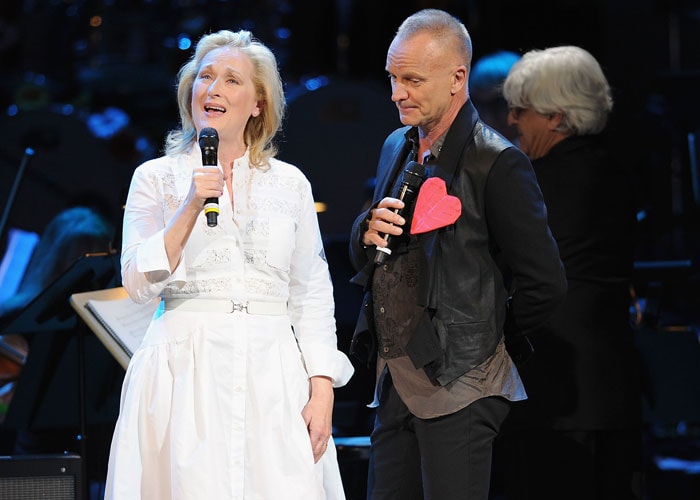 Meryl Streep sings with Sting in concert