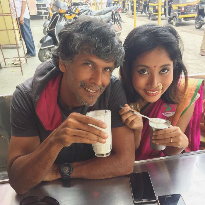 34 साल छोटी गर्लफ्रेंड के साथ देखें मिलिंद सोमन की 11 Photos