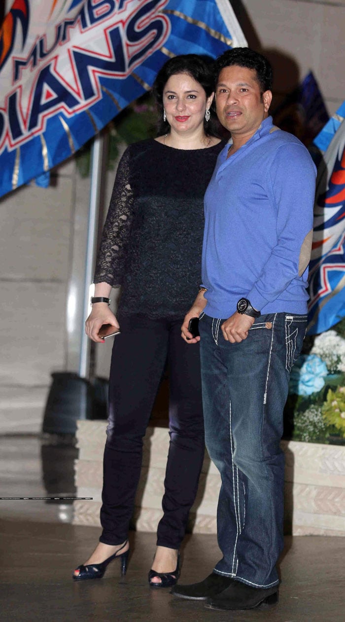 Former Mumbai Indians player Sachin Tendulkar and his wife Anjali made a striking pair - she in a black top and matching jeans and he in denim and blue.