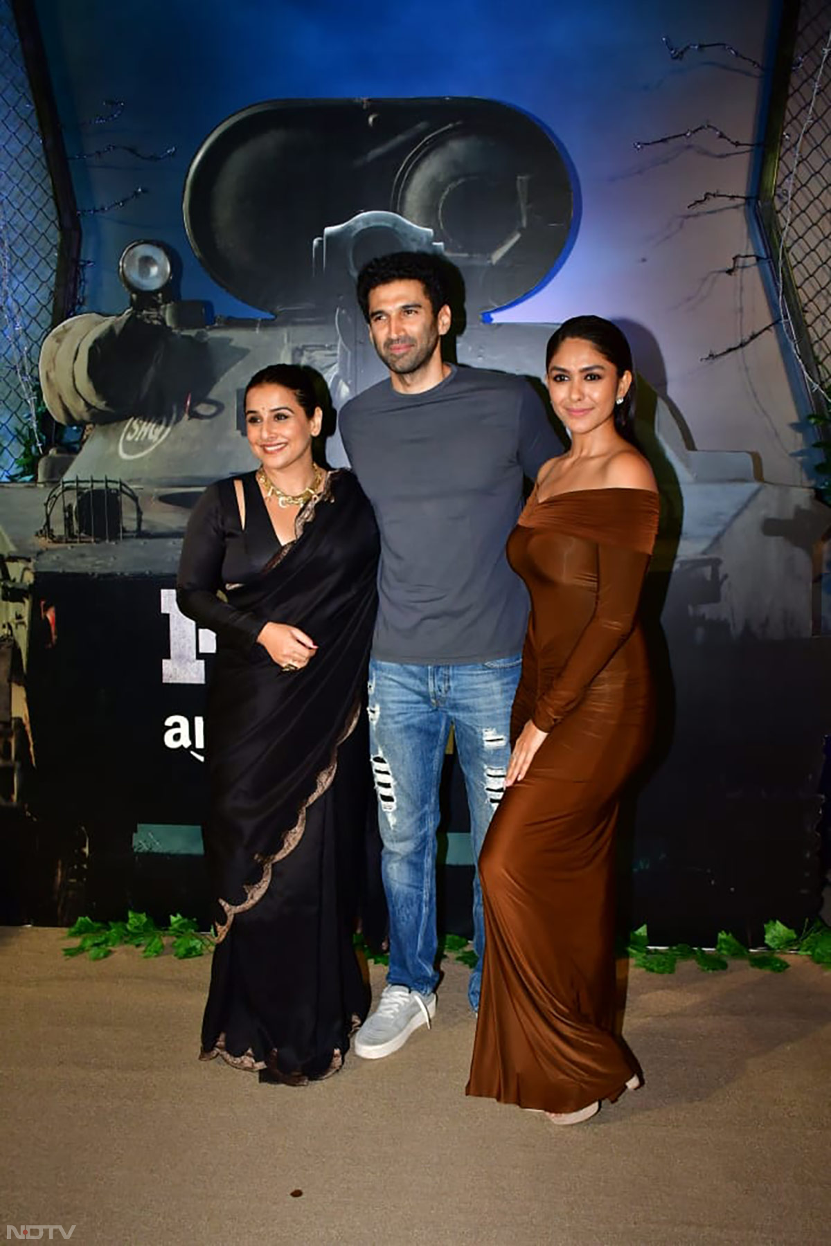 Vidya Balan and Aditya Roy Kapur pictured with Mrunal Thakur. (Image courtesy: Varinder Chawla)