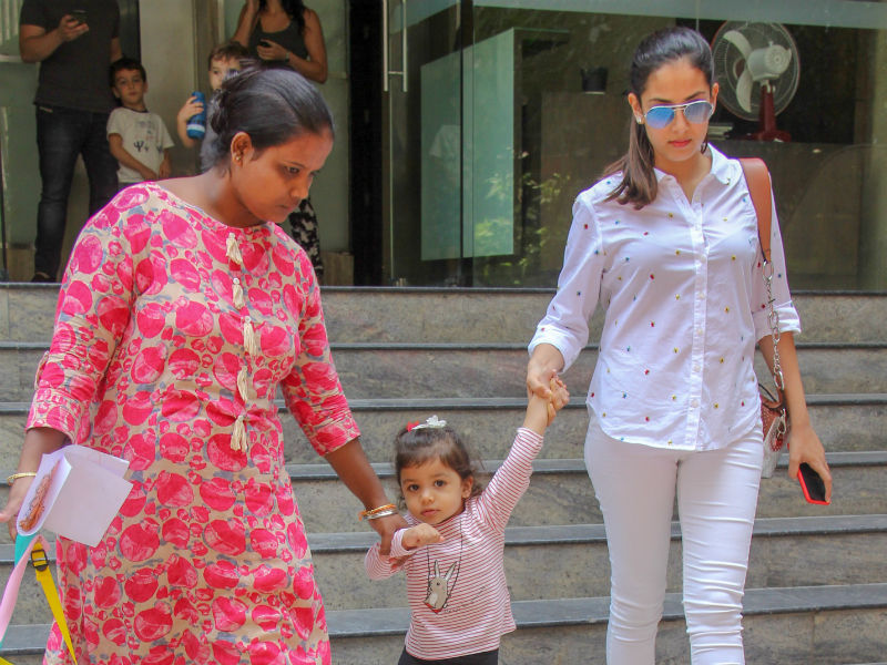 Mira Rajput Picks Up Daughter Misha From Playschool