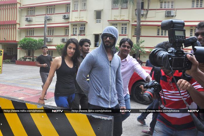 Mr and Mrs Shahid Kapoor Head to the Gym