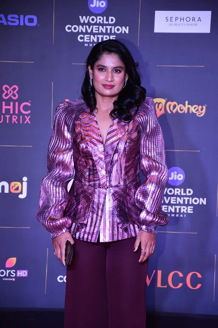 Miss India 2022 Event: मलाइका अरोड़ा, कृति सनोन और नेहा धूपिया ने रेड कारपेट पर चलाया जादू