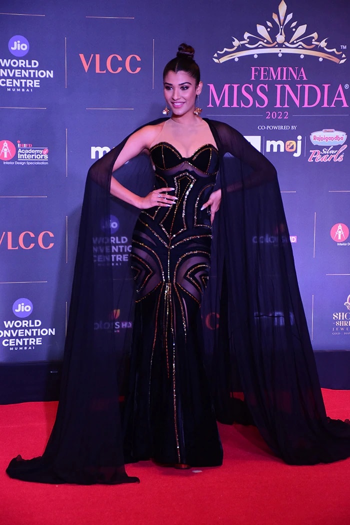 Miss India 2022 Event: मलाइका अरोड़ा, कृति सनोन और नेहा धूपिया ने रेड कारपेट पर चलाया जादू