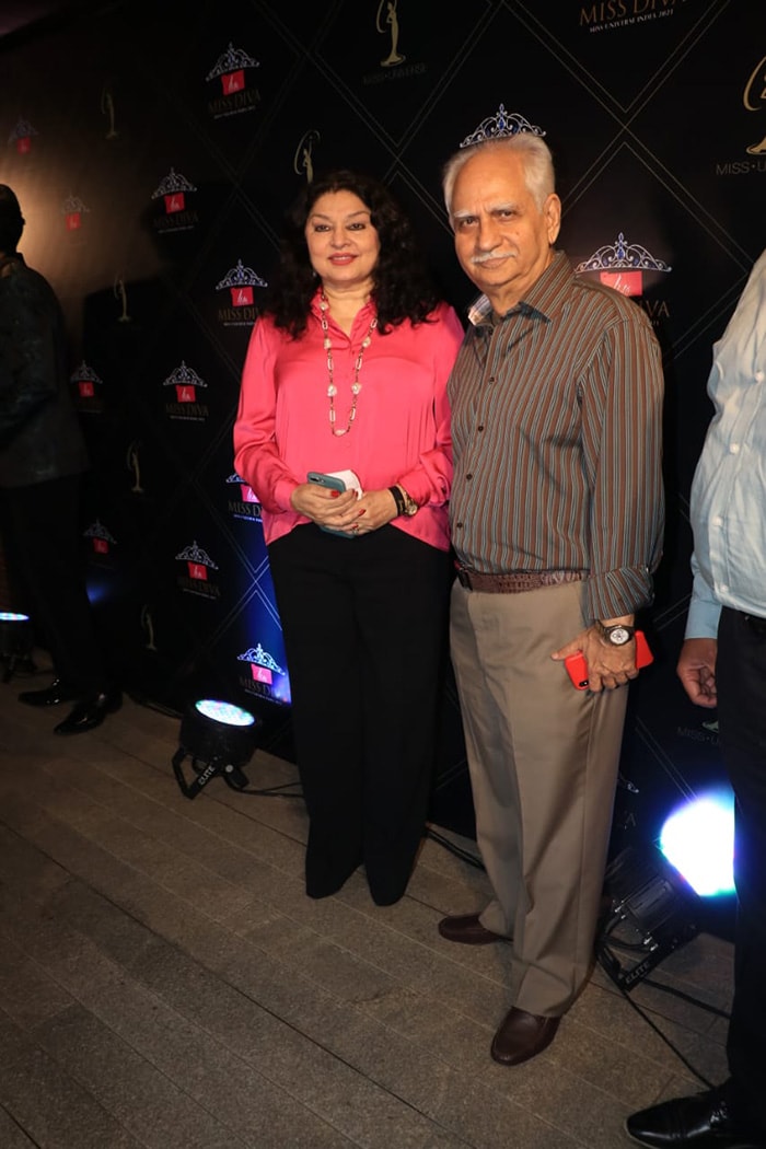 Ramesh Sippy and his wife Kiran Juneja posed for the shutterbugs.