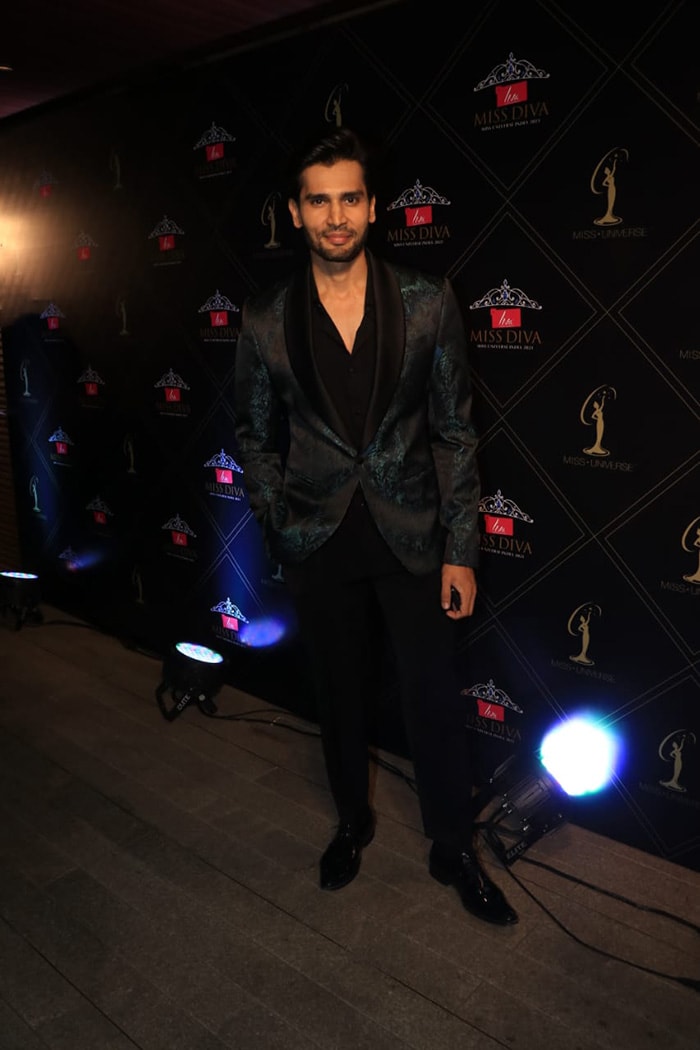 Mr World 2016 Rohit Khandelwal looked handsome as he posed for shutterbugs.