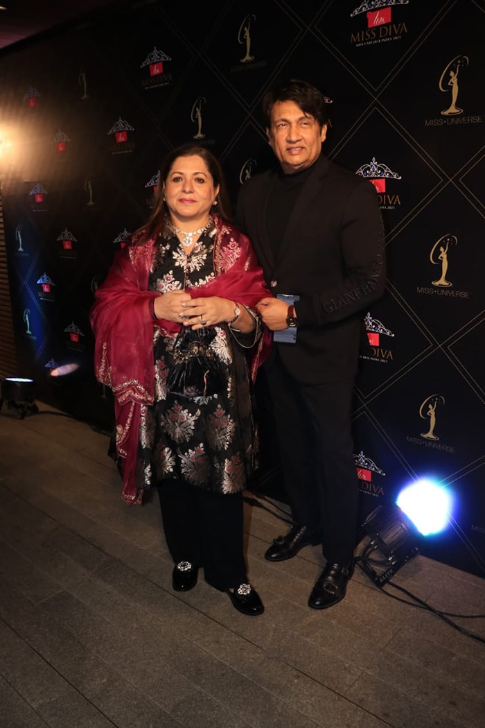 Shekhar Suman was spotted with his wife at the red carpet event.