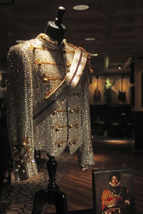 Jackson's Victory Era jacket showcased at the Hard Rock Cafe.