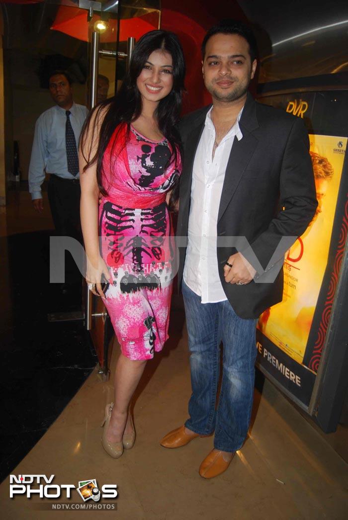 Ayesha Takia at the <i>Mod</i> premiere