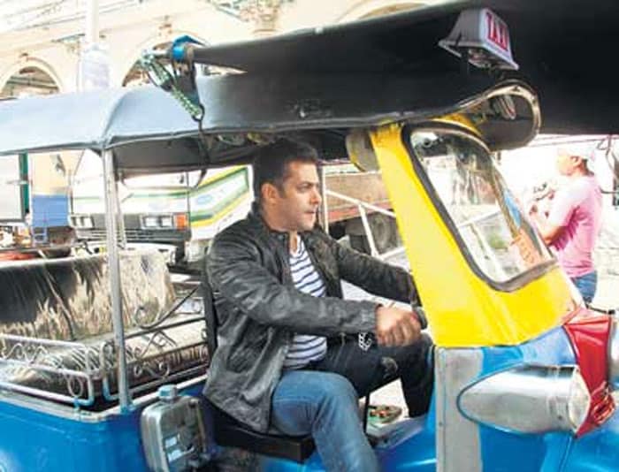 <b>The <i>Ready</i> climax</i>: Salman hunted down goons in an auto-rickshaw and apparently reshot and extended the duration of the scene. End result ? it rocked.