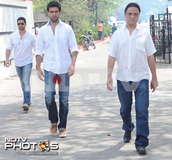 Harry Baweja and Harman Baweja walk in, followed by Aftab Shivdasani.