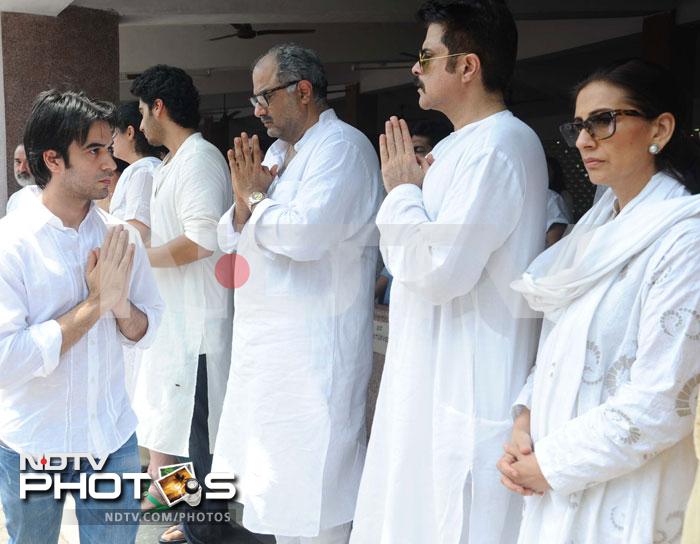 Film industry grieves for Mona Kapoor