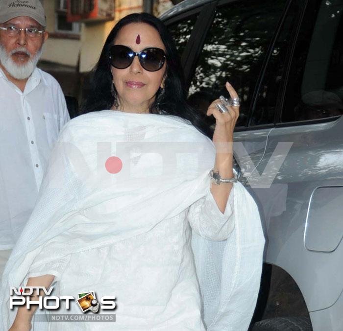 Prayer meet for Mona Kapoor