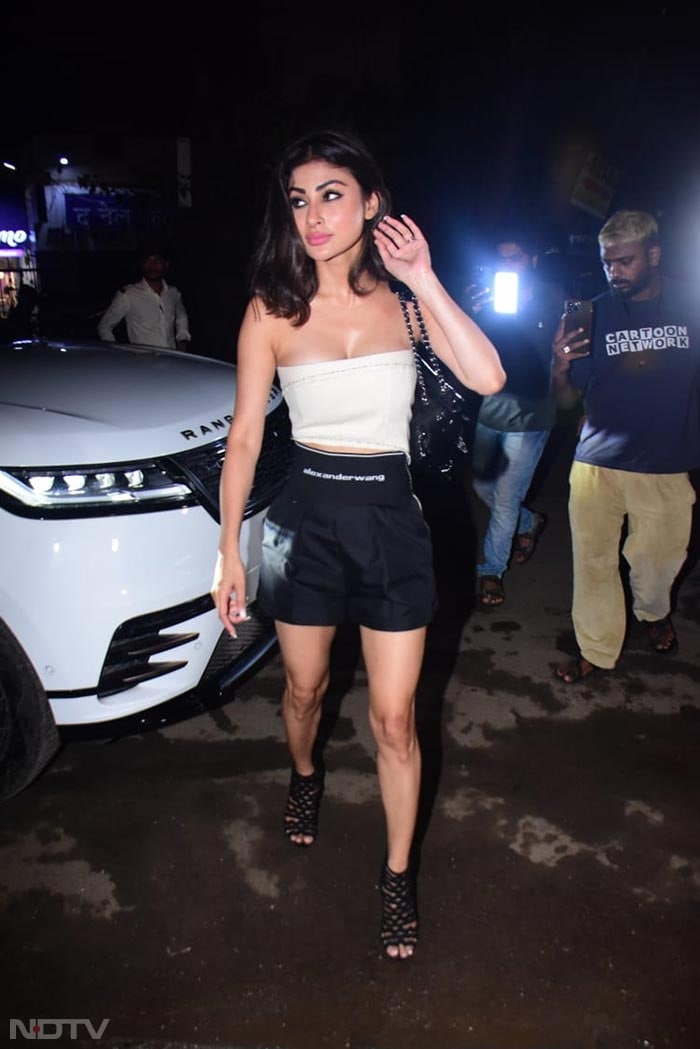 Mouni Roy Enchants In A Casual Yet Chic Outfit