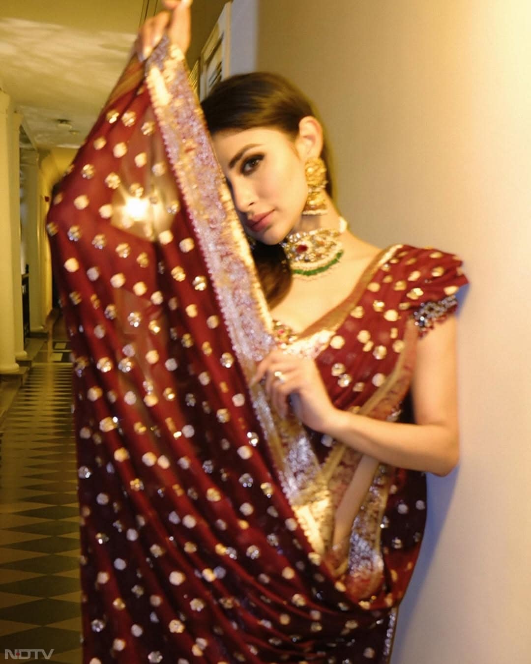 टीवी की &lsquo;नागिन' के नाम से मशहूर मौनी रॉय की लेटेस्&zwj;ट फोटोज काफी खूबसूरत हैं. imouniroy/Instagram