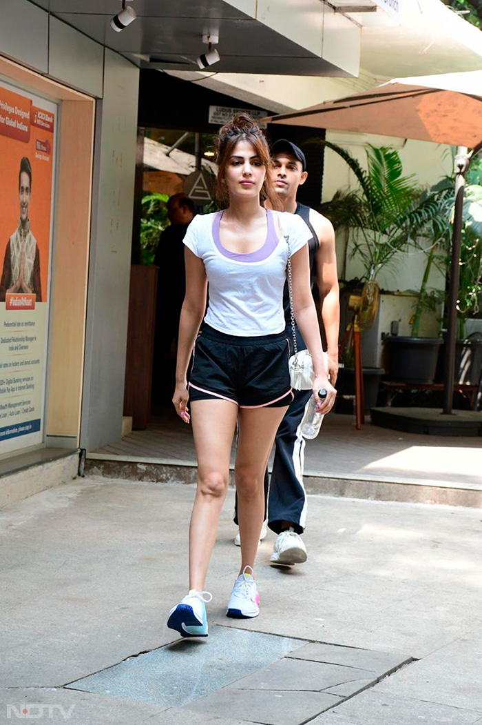 Rhea Chakraborty chose a white shirt and shorts for her gym look. (Image Courtesy: Varinder Chawla)