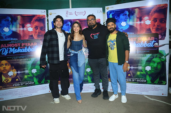 Movie Night: Aryan Khan, Khushi Kapoor, Alaya F At Almost Pyaar with DJ Mohabbat Screening