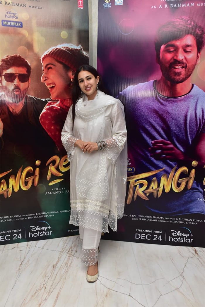 The actress was looking pretty in a white traditional outfit.