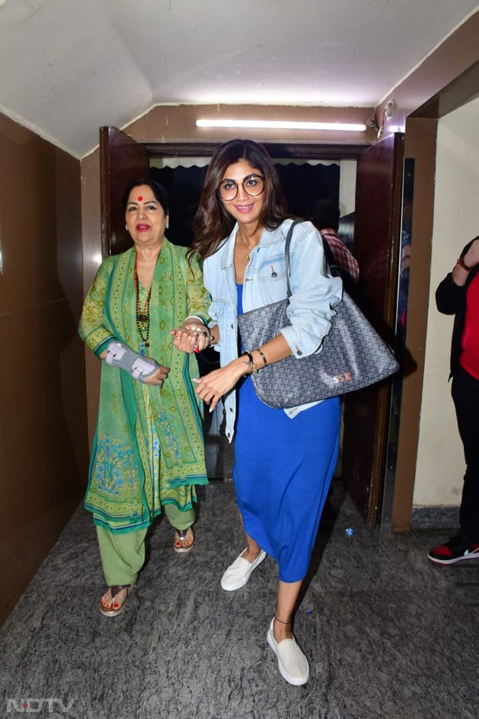 Movie Time For Shilpa Shetty, Khushi Kapoor And Others