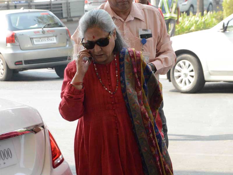 Star Trek at the Airport Mrs B, Chitrangadha, Ileana Star Trek at the Airport Mrs B, Chitrangadha, Ileana
