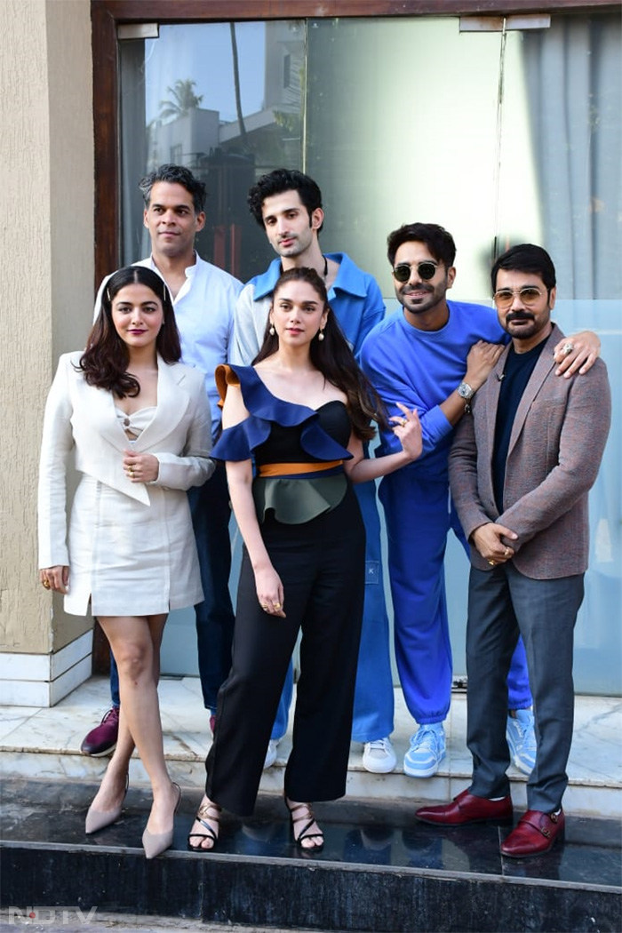 Aditi Rao Hydari and Aparshakti Khurana posed with the film's team.