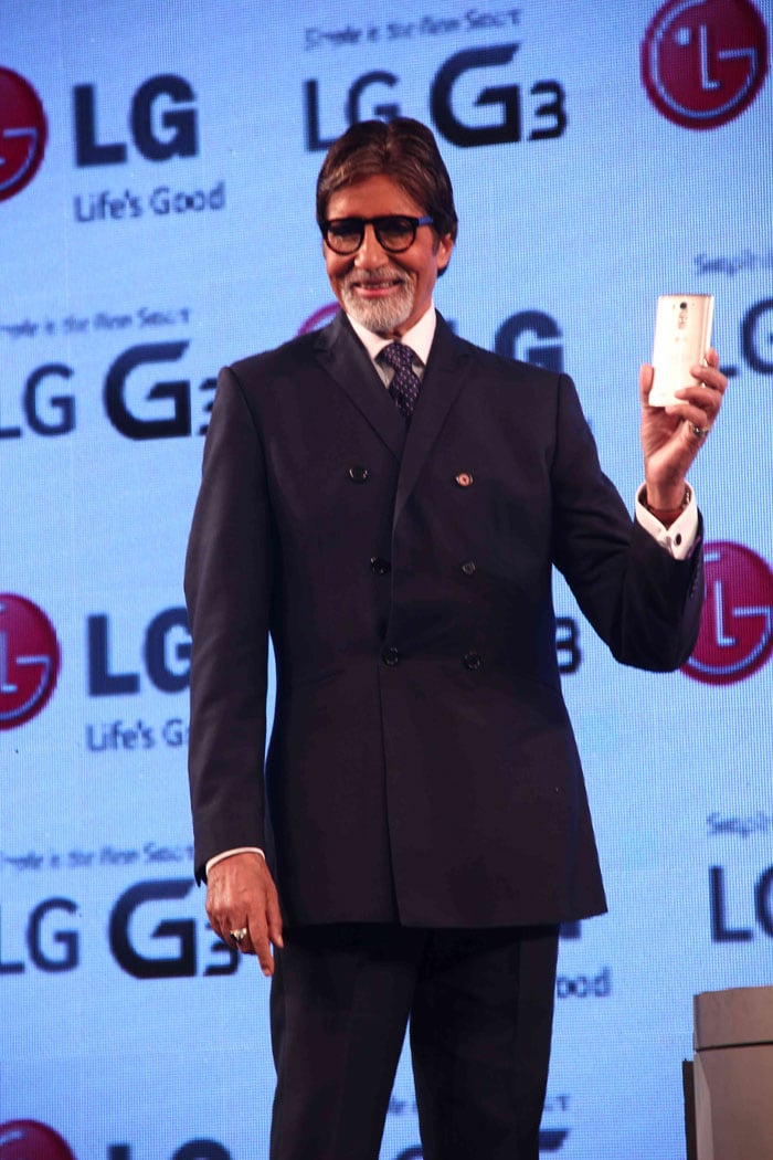 Big B\'s New Phone, the Art of Being Sonakshi