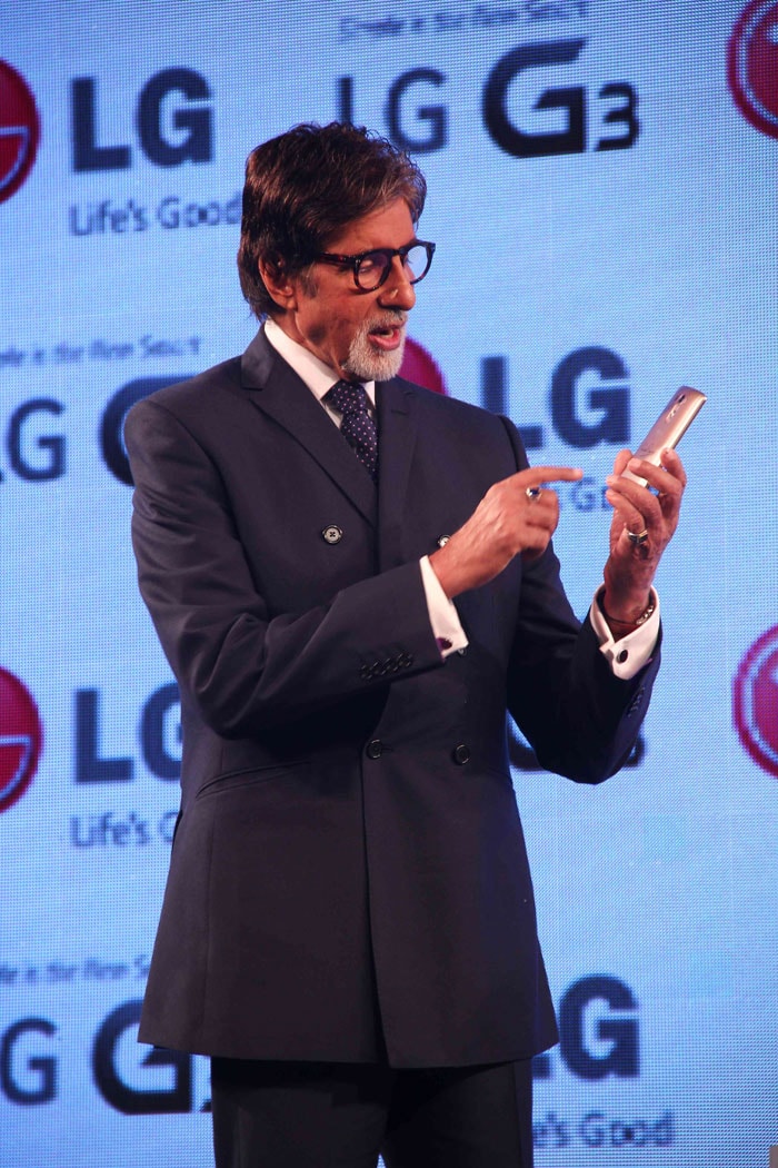 Big B\'s New Phone, the Art of Being Sonakshi