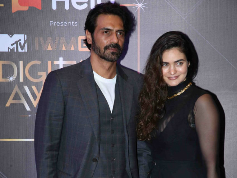 New Mom Gabriella Demetriades Rocks Red Carpet In Chic Black