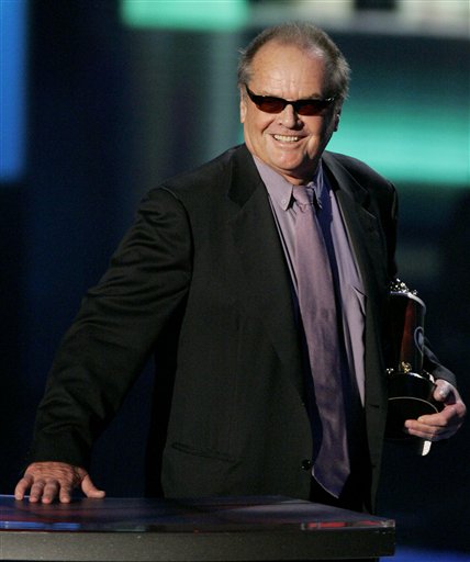 Jack Nicholson accepts the award for best villain for his role in The Departed during the 2007 MTV Movie Awards in Universal City.