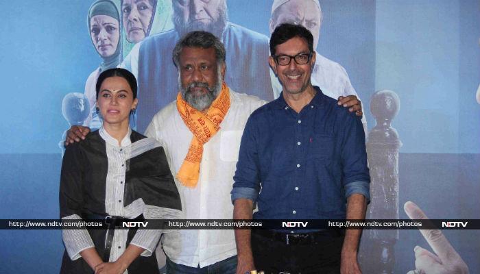 Rajat Kapoor and Taapsee Pannu with director of the film Anubhav Sinha.