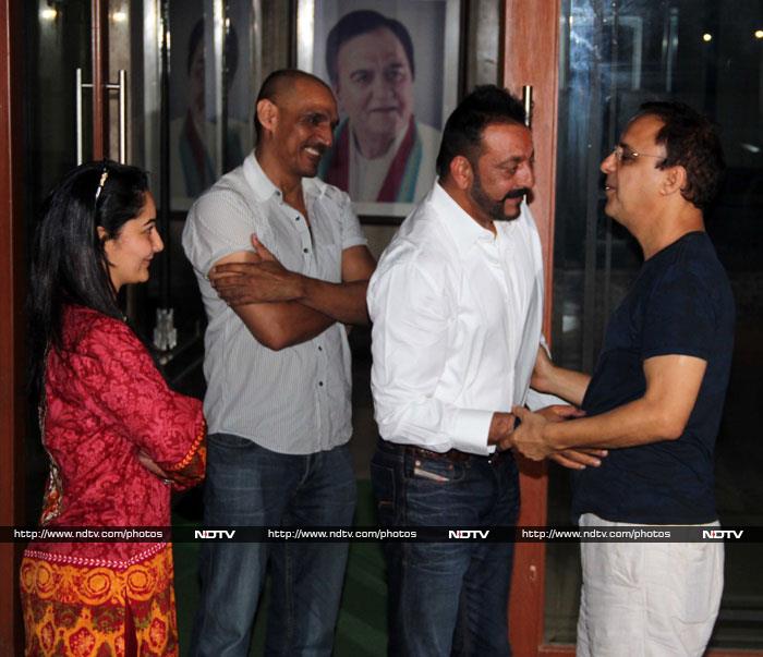 Munna Bhai Comes Home to Warm Welcome from Bollywood