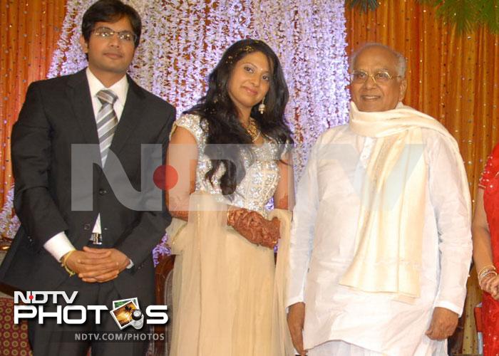 Nagarjuna, Jaya Prada bring out wedding finery