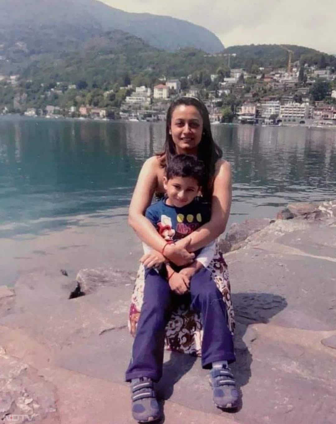 नम्रता शिरोड़कर साउथ के सुपरस्टार महेश बाबू की पत्नी हैं.