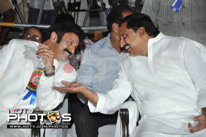 It was a star-studded evening in Hyderabad on Friday night at the Nandi Awards. Chief Minister N Kiran Kumar Reddy was the chief guest at the ceremony. In this picture, he is seen chatting with actor Nandamuri Balakrishna.