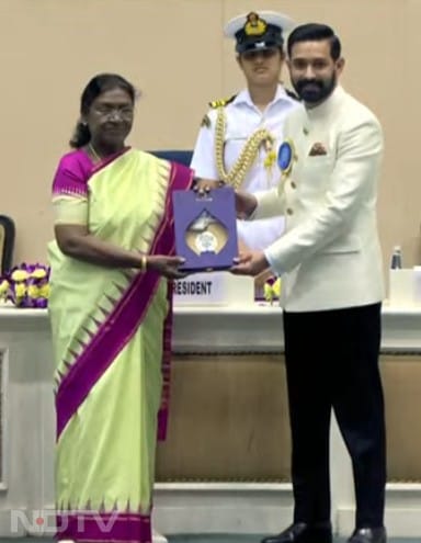 Vikrant Massey receives the best actor National Award for his work in the film 12th Fail. This is the actor's first-ever award.