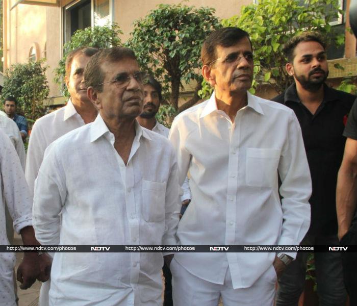 Abhishek Bachchan, Paresh Rawal Attend Neeraj Vora\'s Funeral