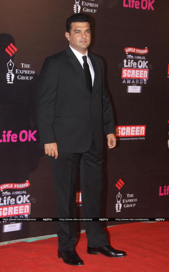 Bollywood stars dazzle at the Screen Awards