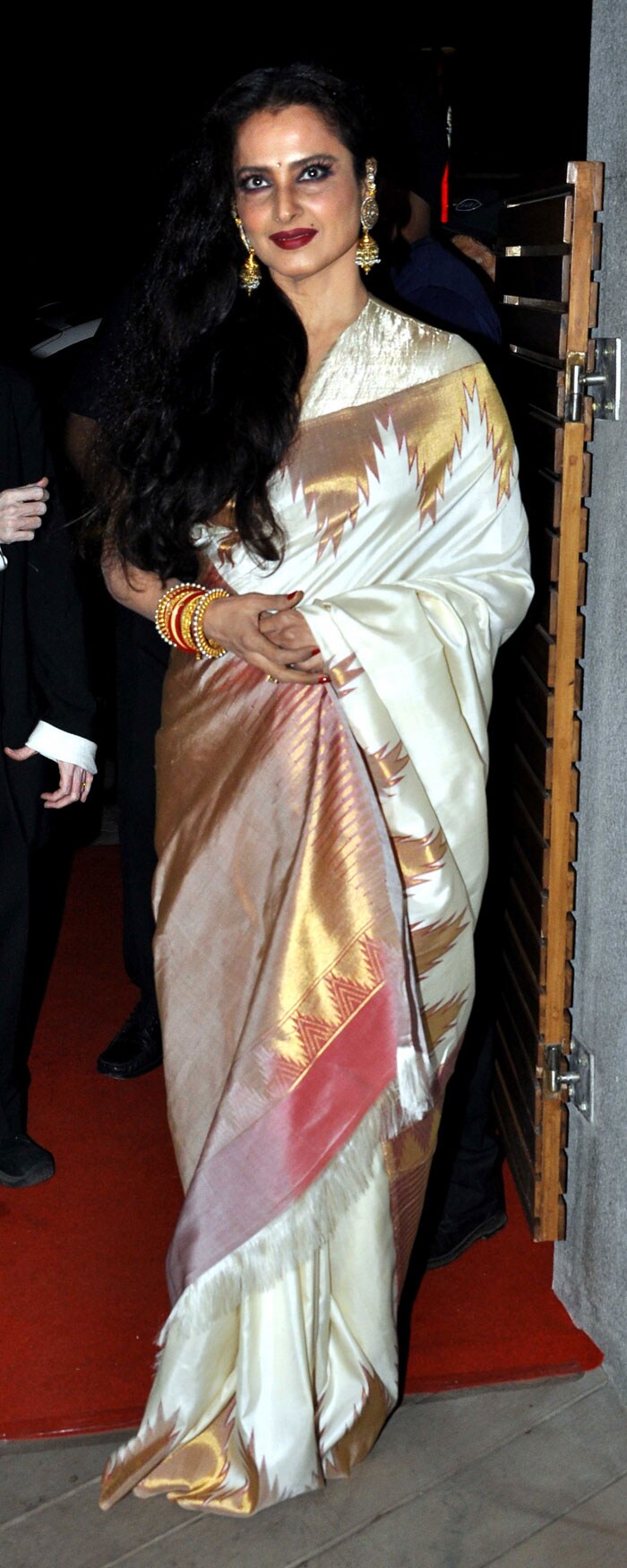 Dazzling beauty Rekha steps out