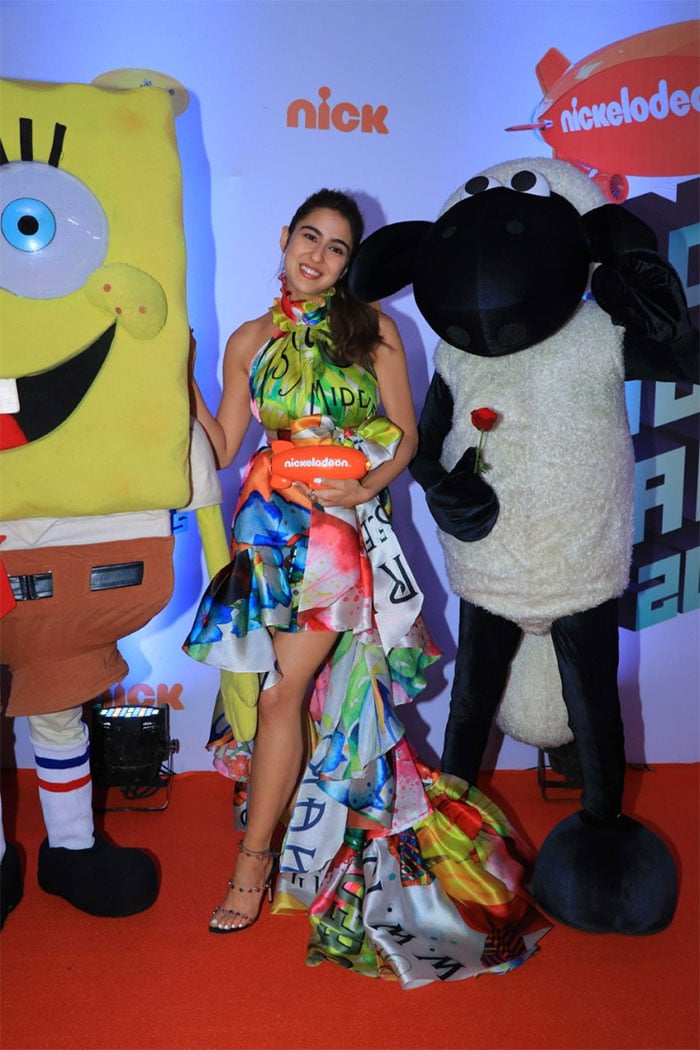 Sara Ali Khan, Taapsee Pannu And Kriti Sanon Made Nickelodeon Kids\' Choice Awards A Night To Remember