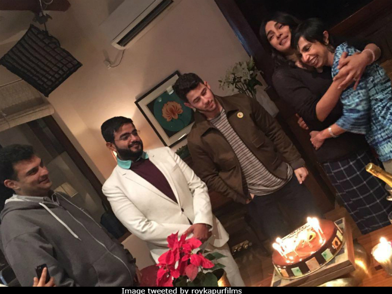 Priyanka Chopra, Nick Jonas Paint <I>The Sky Pink</i>