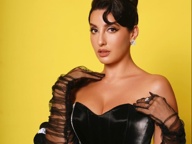 न्&zwj;यू ईयर पार्टी के लिए नोरा फतेही के ड्रेस लुक्&zwj;स