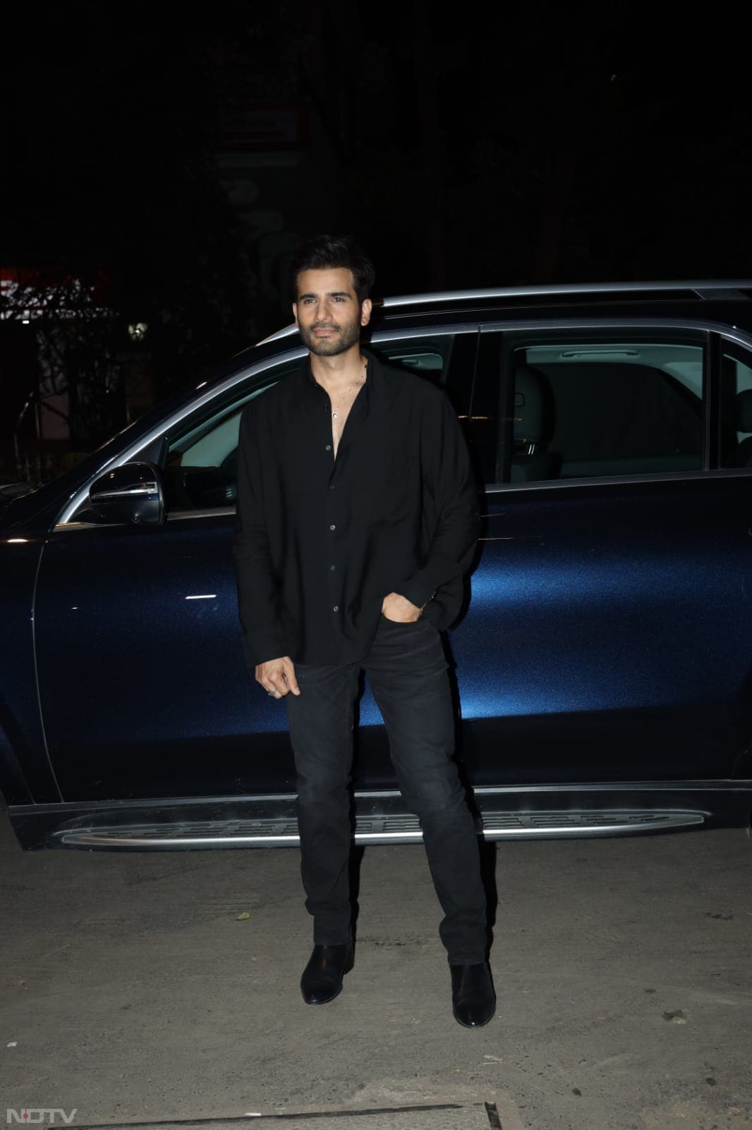 Karan Tacker looked dashing  in an all black outfit. (Image courtesy-Varinder Chawla)