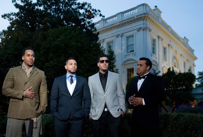 Members of the Bachata music group Aventura arrive for a taping of ?In Performance at the White House: Fiesta Latina,? a concert hosted by US President Barack Obama celebrating Hispanic musical heritage, on the South Lawn of the White House in Washington, DC. (Photo: AP)