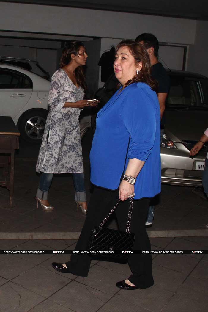 Karisma, Neetu Party With the ‘Other\' Kapoors of Bollywood
