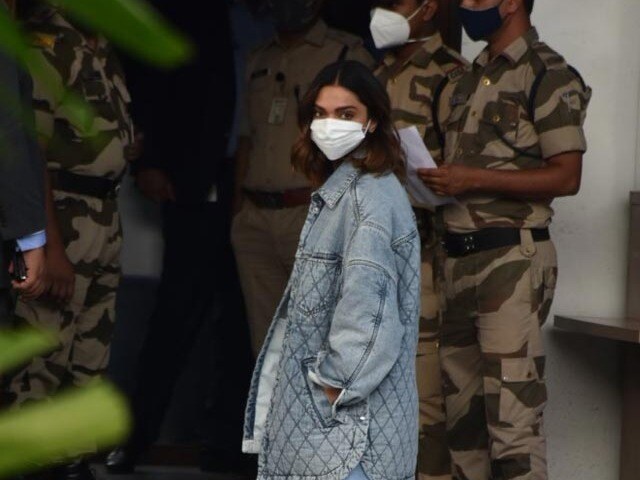 Only Deepika Can Ace A Denim-On-Denim Look Like A Pro At The Airport