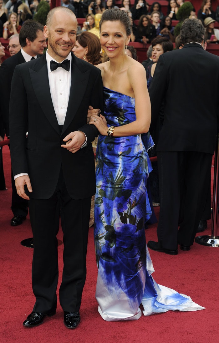 Peter Sarsgaard, left, and Maggie Gyllenh arrive at the 82nd Academy Awards on Sunday, March 7, 2010, in the Hollywood section of Los Angeles. (Photo: AP)