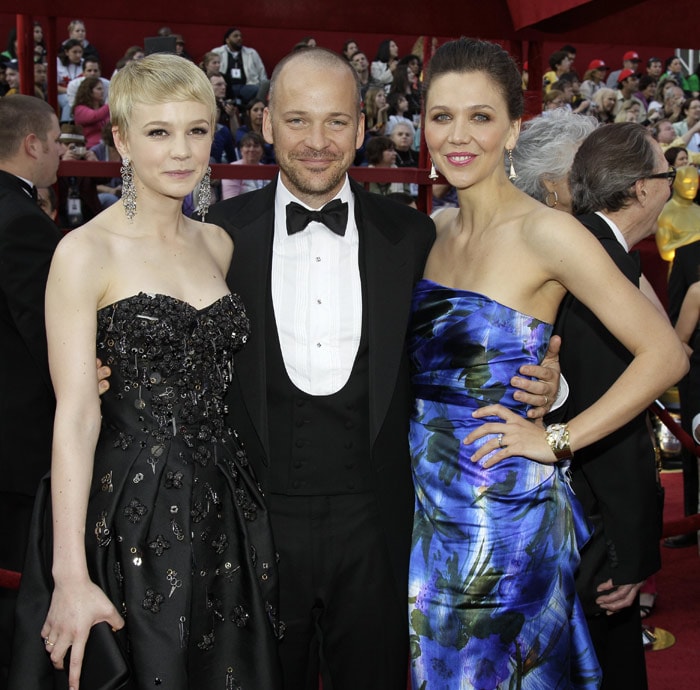 Best Actress nominees Carey Mulligan, left, Maggie Gyllenhaal, right, and Gyllenhall's husband actor Peter Sarsgaard arrive at the 82nd Academy Awards on Sunday,March 7, 2010, in the Hollywood section of Los Angeles. (Photo: AP)