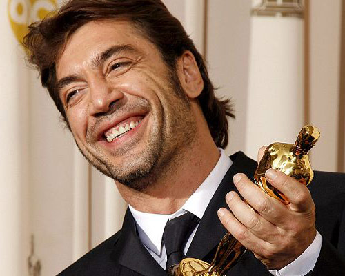 Javier Bardem with his award Best Supporting Actor award for <I>No Country For Old Men</i> in 2008.
