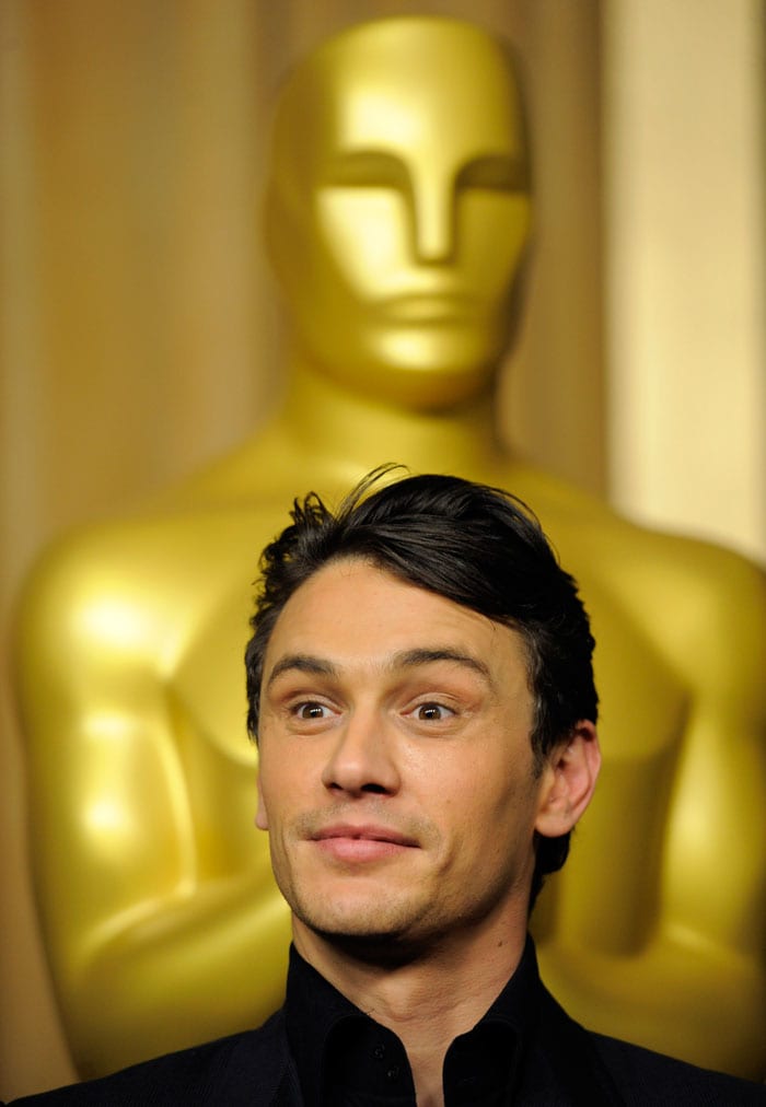 Host and Best Actor hopeful James Franco cleans up nice! <br />
<a href="http://movies.ndtv.com/oscar11/default.aspx"> <img src=/photos/entertainment/oscars-2011-nominees-luncheon-9115/amp/1/"http:/drop.ndtv.com/albums/uploadedpics/small/700_50_oscar_634330423803629872.jpg" border="0"/>
</a>