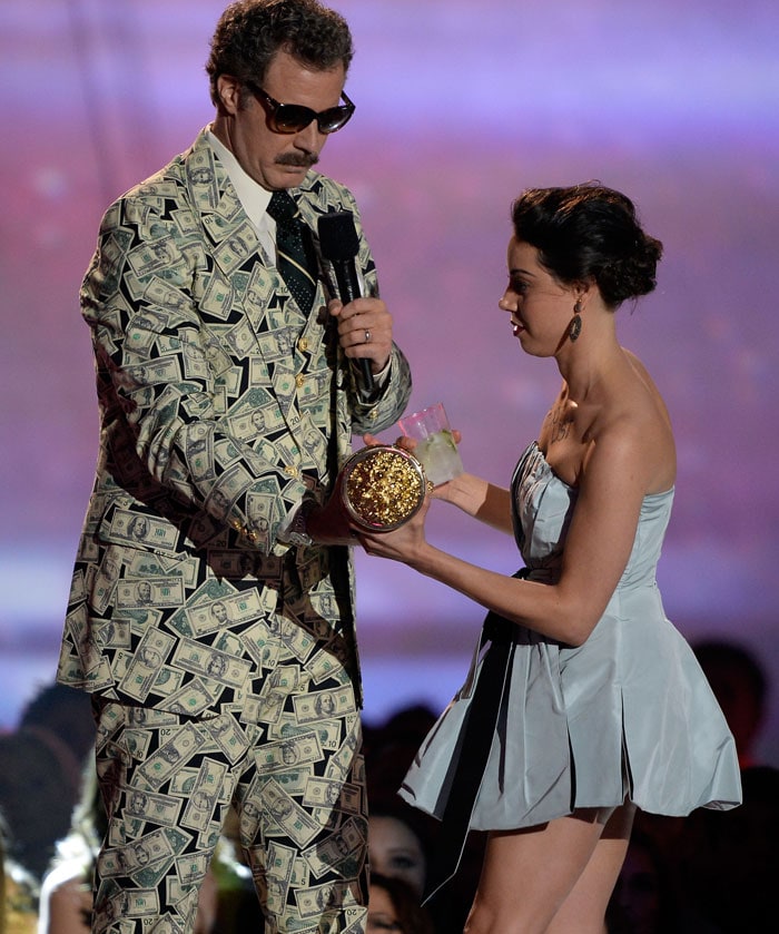 The moment someone tried to grab Will Ferrell\'s award